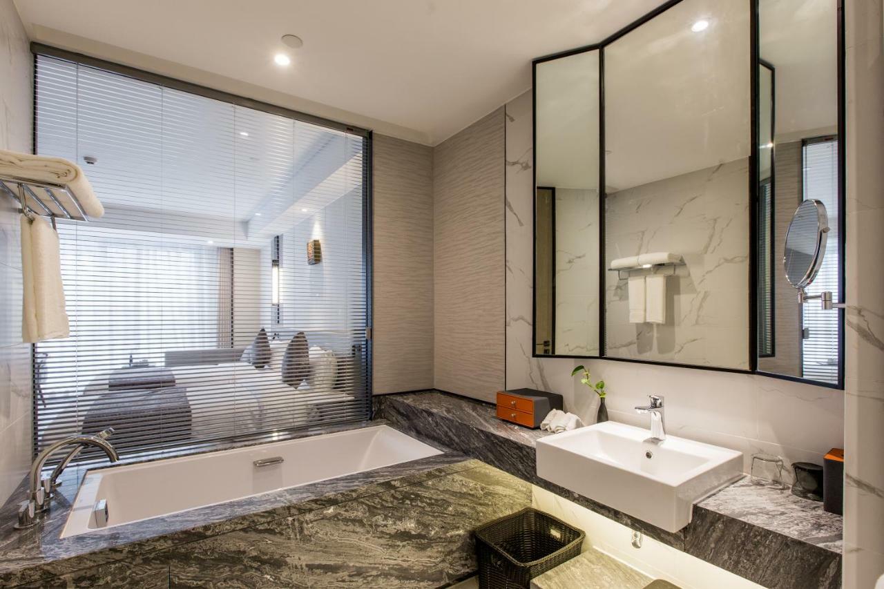 Howard Johnson By Wyndham Life Zhuoyuan Нинбо Экстерьер фото