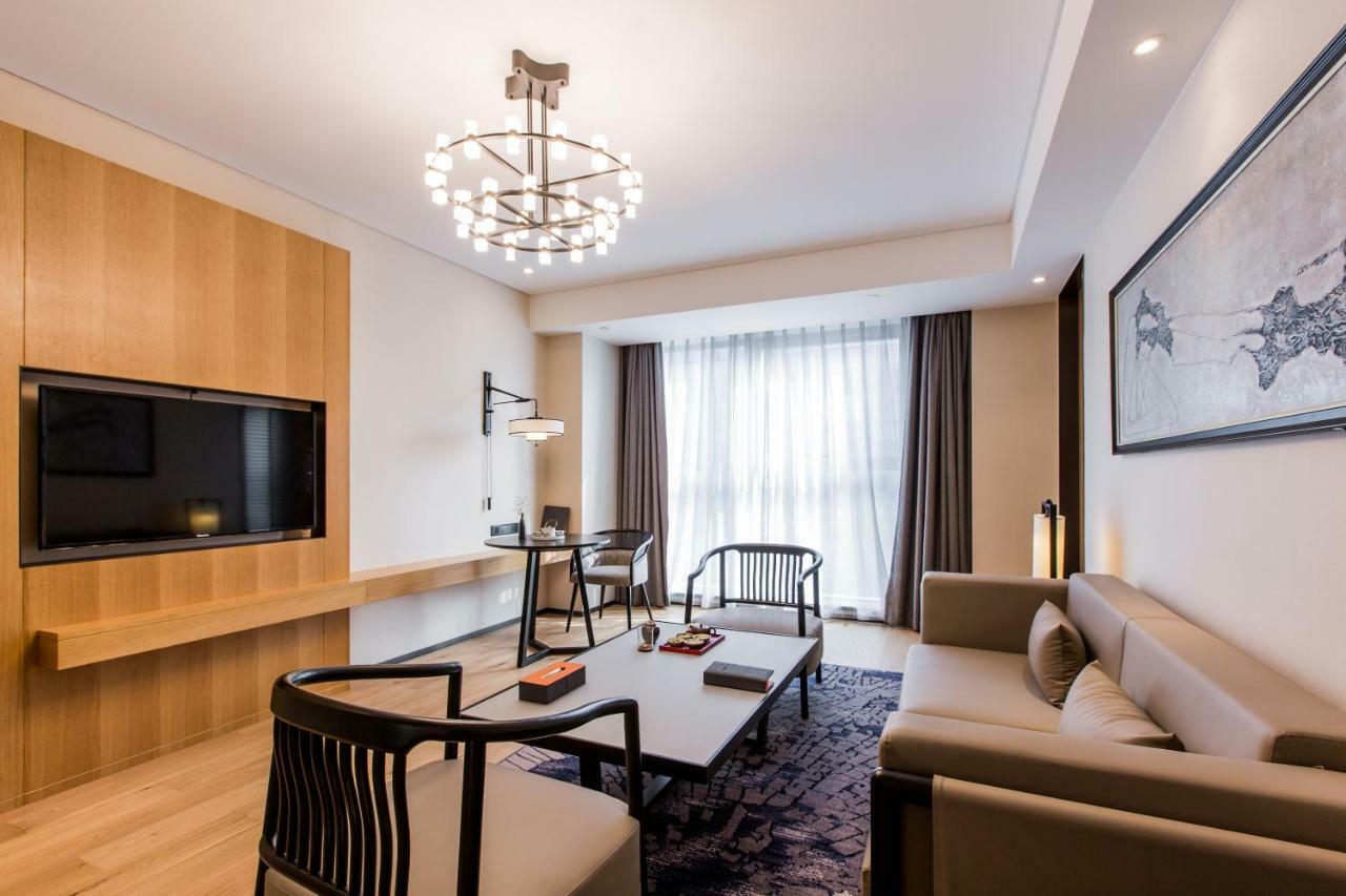 Howard Johnson By Wyndham Life Zhuoyuan Нинбо Экстерьер фото