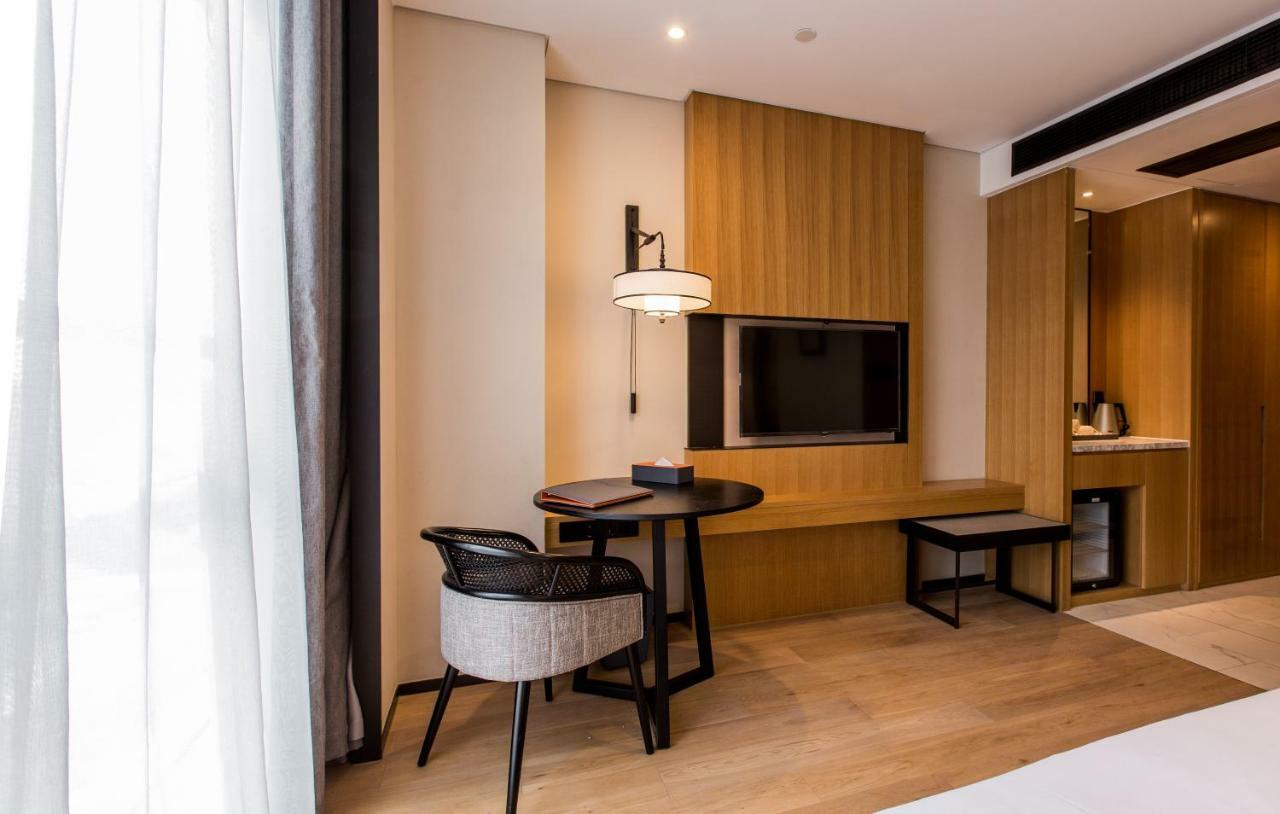 Howard Johnson By Wyndham Life Zhuoyuan Нинбо Экстерьер фото