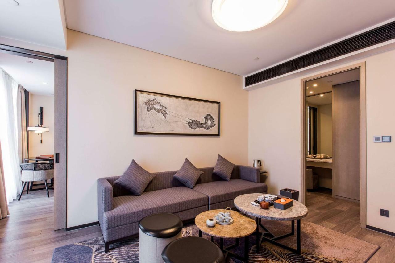 Howard Johnson By Wyndham Life Zhuoyuan Нинбо Экстерьер фото