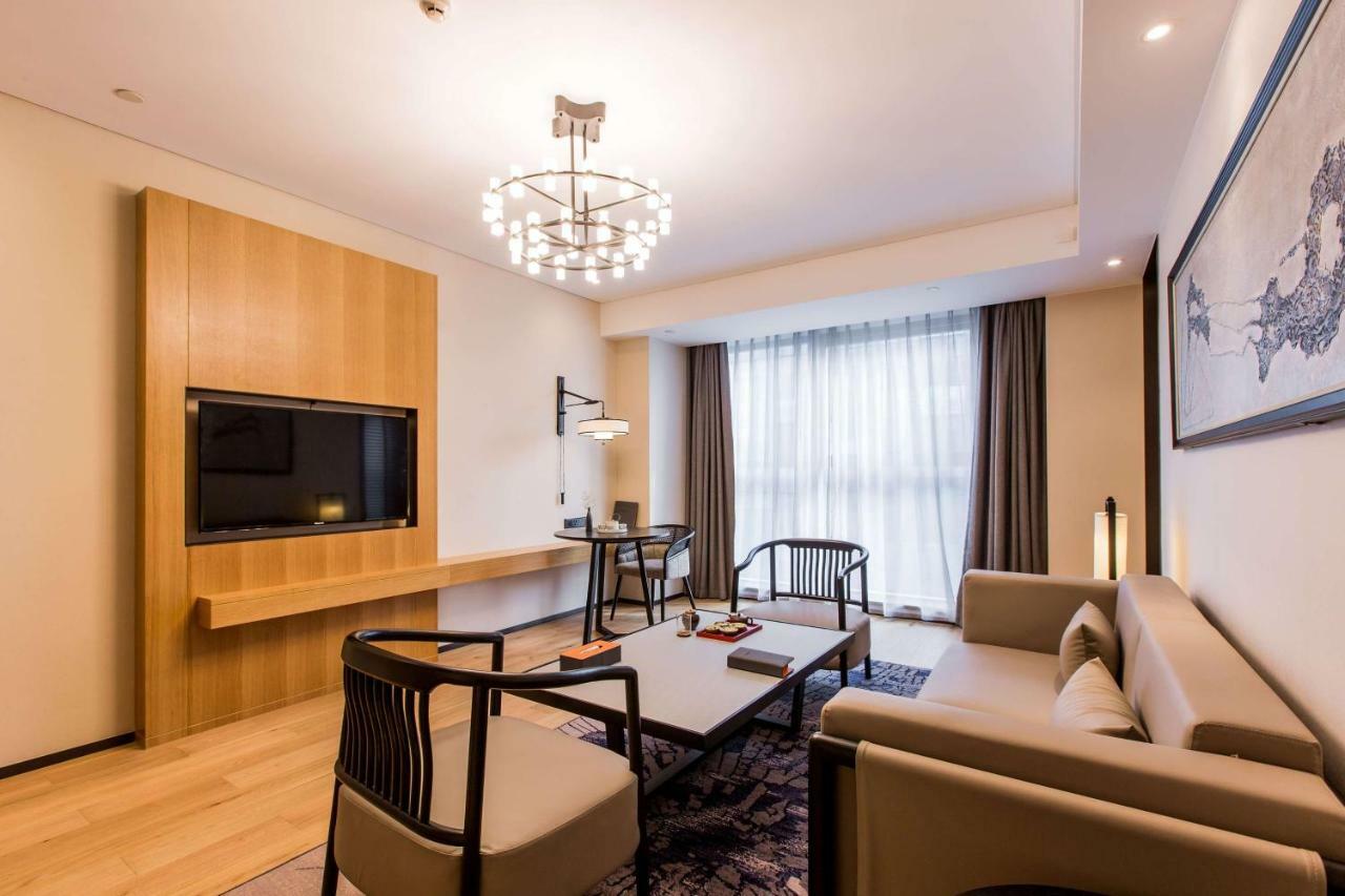 Howard Johnson By Wyndham Life Zhuoyuan Нинбо Экстерьер фото
