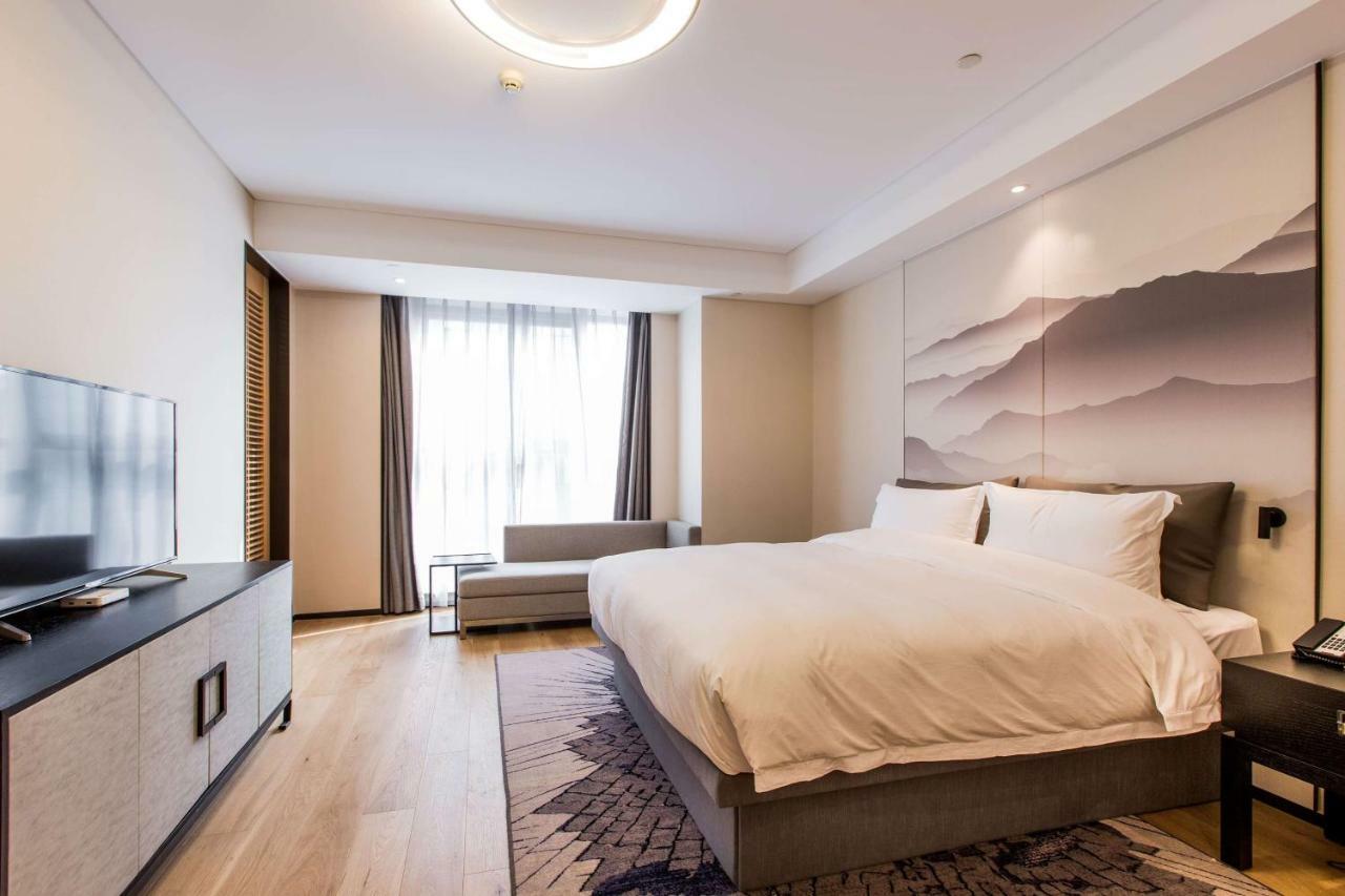 Howard Johnson By Wyndham Life Zhuoyuan Нинбо Экстерьер фото