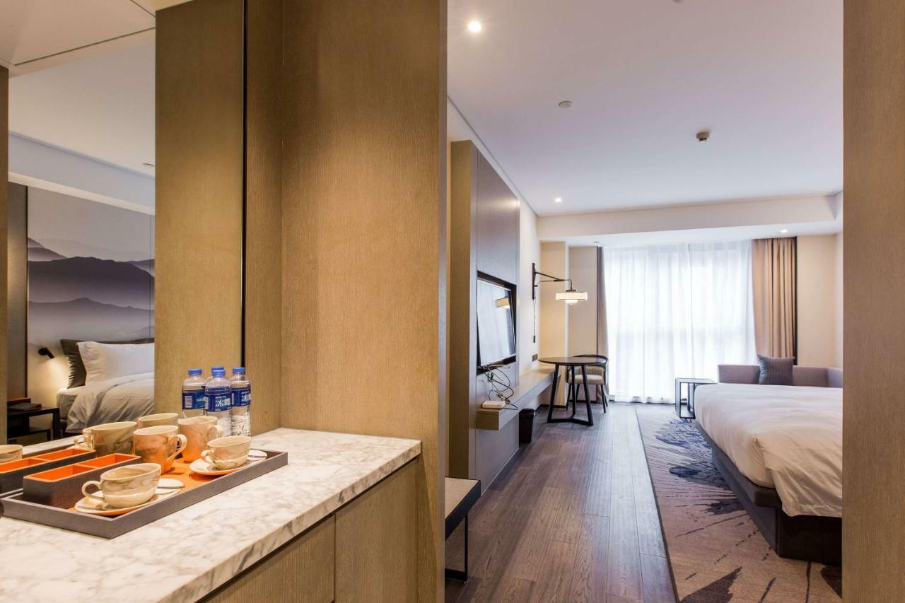 Howard Johnson By Wyndham Life Zhuoyuan Нинбо Экстерьер фото